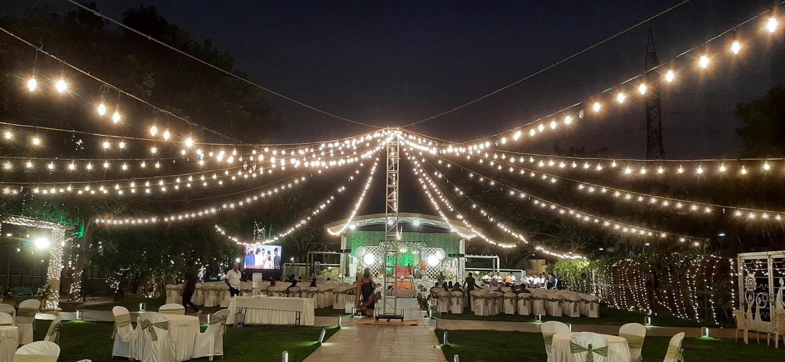 Panoramic String Light Lawn Illumination