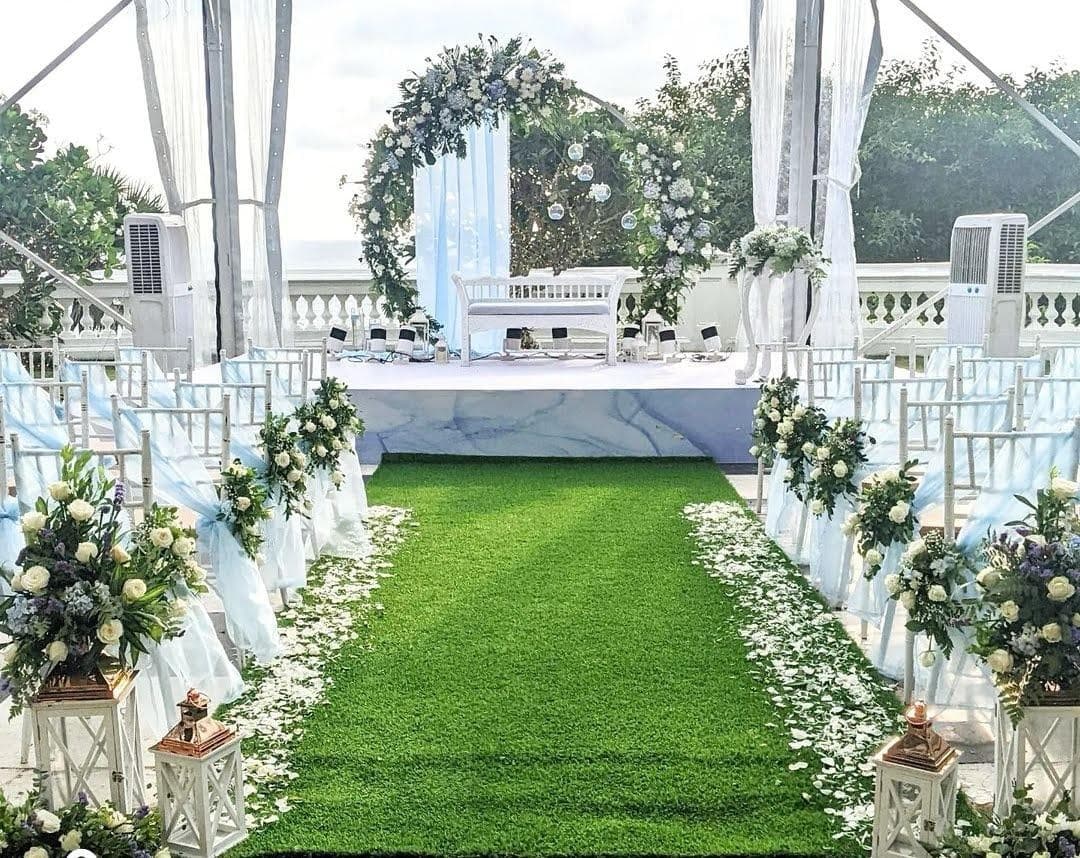Outdoor Garden Wedding Pathway